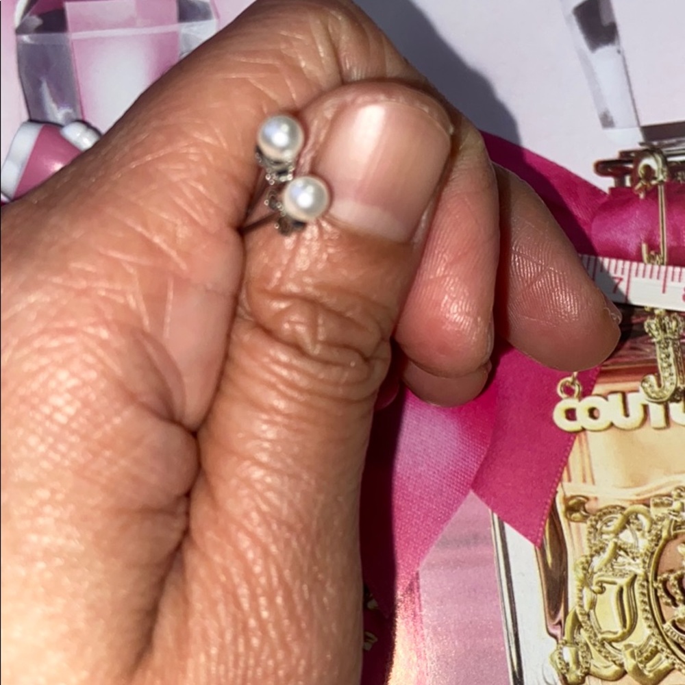 🎀sterling silver mini pearl stud earrings - Picture 2 of 4